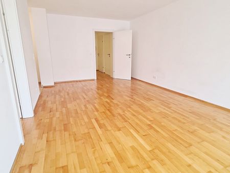 INNSTASSE, unbefristete 67 m2 Altbau, 2 Zimmer, Komplettküche, Wannenbad, Parketten, 3. Liftstock - Photo 2