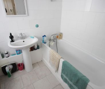 1 bedroom Flat To Let - Photo 6