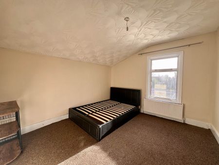 Guide Price £3,300 pcm - Available Now - Part Furnished - Photo 5