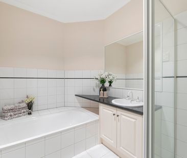 3/16 Wingate Avenue, Mount Waverley VIC 3149 - Townhouse For Rent |... - Photo 4