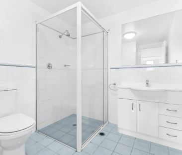 Modern Two-Bedroom Apartment in the Heart of Dee Why Shops - Photo 5