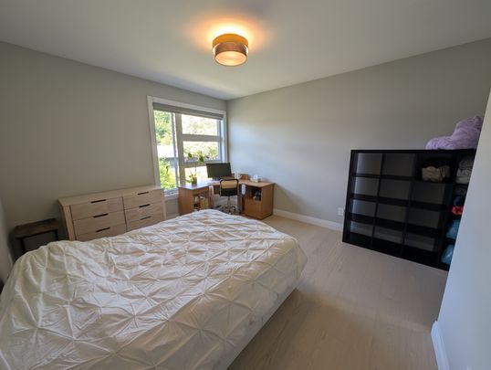 For Lease - 724 Monsarrat Avenue Unit# MAIN, London East, Ontario - Photo 1