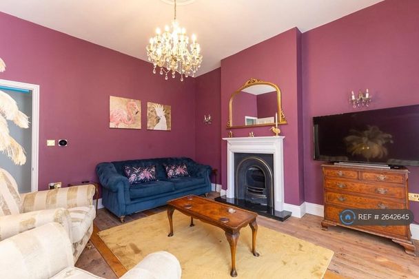 2 bedroom maisonette to rent - Photo 1