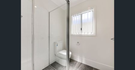 MODERN, FULLY FURNISHED, STUDIO APARTMENT - Photo 4