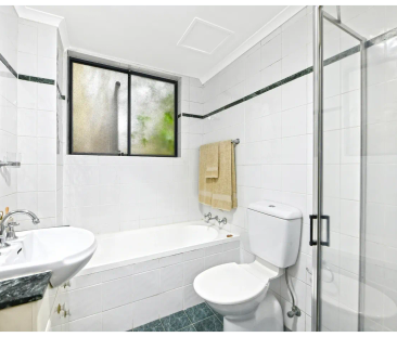 One Bedroom Entertainer's Haven with Massive Dual Level Courtyard - Photo 6