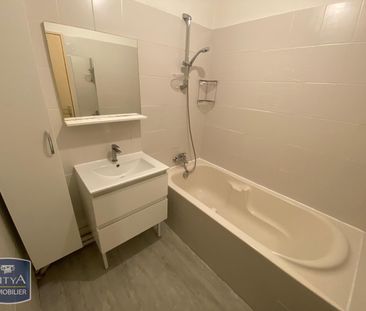 Location Appartement 2 pièces 49m² TOULON 83000 - Photo 2