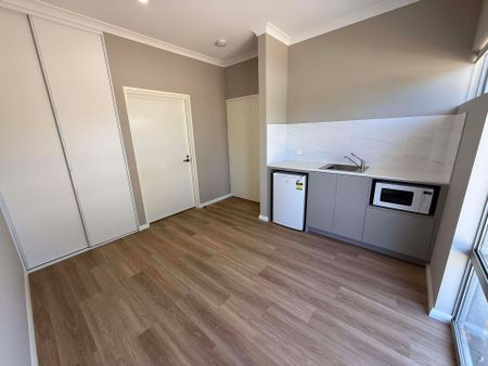 Perfect for Sda Living, Fifo Workers, or a Group Seeking Independent yet Shared Accommodation. - Photo 5
