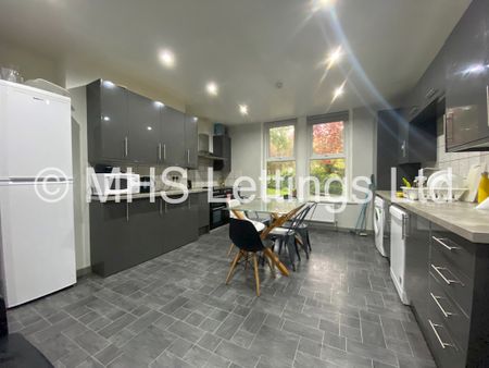7 Bedroom End Terraced House for rent in Victoria Road - Photo 3