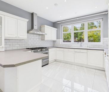 Bulstrode Way, Gerrards Cross, Buckinghamshire,SL9 - Photo 1