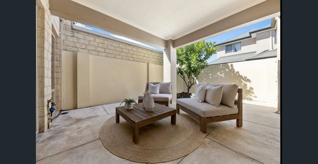 Spacious Family Home in Prime Location - Photo 1