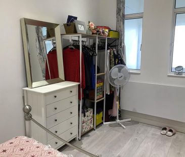 1 bedroom mews to rent - Photo 4