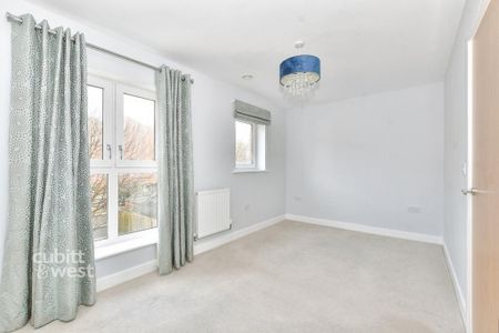 4 bedroom terraced house to rent - Photo 3
