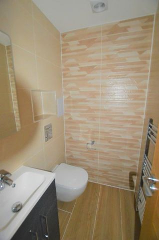 4 bedroom terraced house to rent - Photo 4