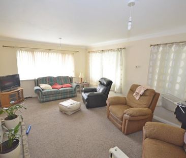3 bedroom detached bungalow to rent - Photo 4