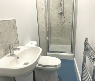 Flat to rent on - Photo 5