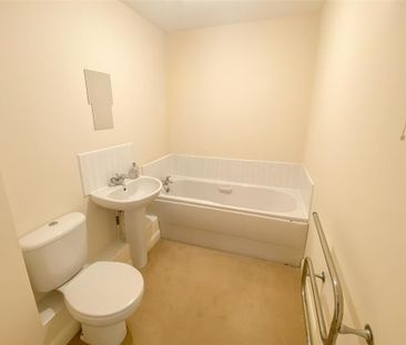 2 bedroom flat to rent - Photo 6