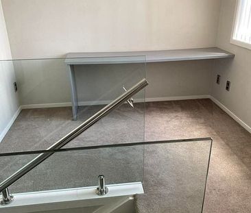 Stylish 4BR Townhouse in Flat Bush - Photo 6