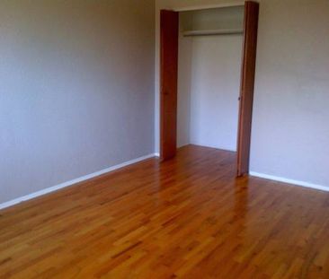 Jubilee Area: Large 1 bdm, 720 sq.ft. 2nd floor - Photo 4