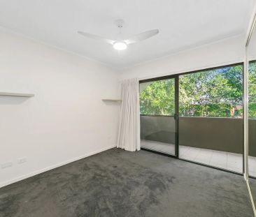 SPACIOUS 2 BEDROOM APARTMENT! - Photo 5