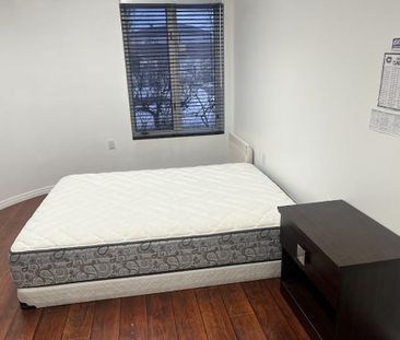 Chambre meublée dans une maison, tout inclus! - Photo 2
