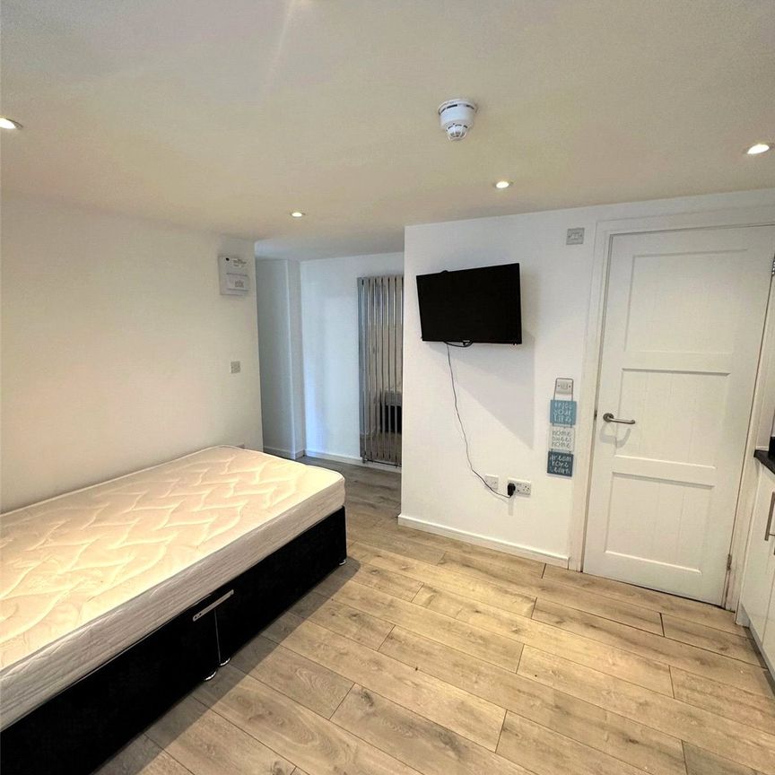 Room B03, - Photo 1