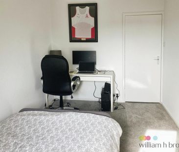 2 bedroom semi-detached house to rent - Photo 4