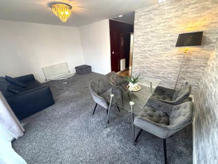 2 bedroom flat to rent - Photo 2