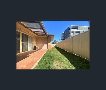 4/196-198 Burnett Street, Mays Hill, NSW 2145 - Photo 2