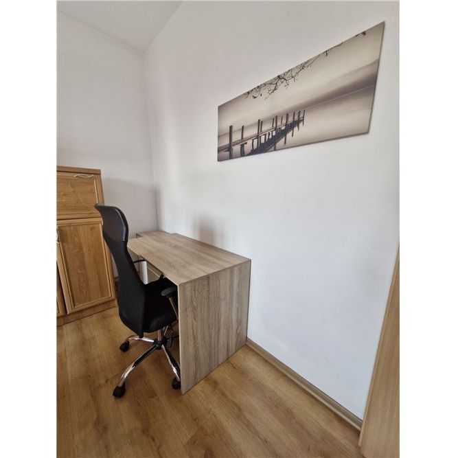 Umeblowany pokój w domu jednorodzinnym - Photo 1