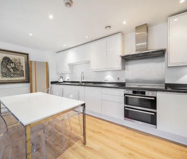 3 bedroom flat to rent - Photo 6