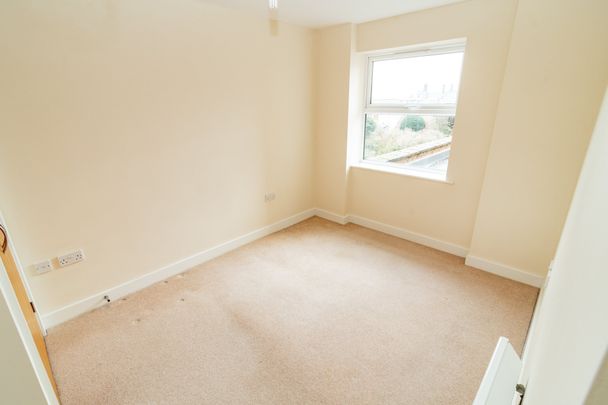 2 bed apartment to rent in Commercial Road, Bournemouth, BH2 - Photo 1