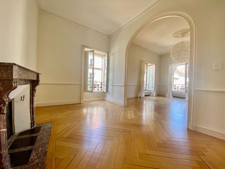 A Louer - Nantes CathÉdrale - Appartement 6 Pièces De 125 M² - Photo 2