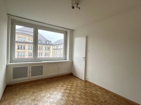 CENTRE-VILLE APPARTEMENT DE 2.0 PIÈCES LUMINEUX - Photo 3