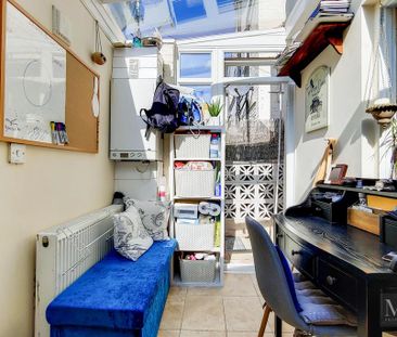 3 bedroom flat to rent - Photo 2
