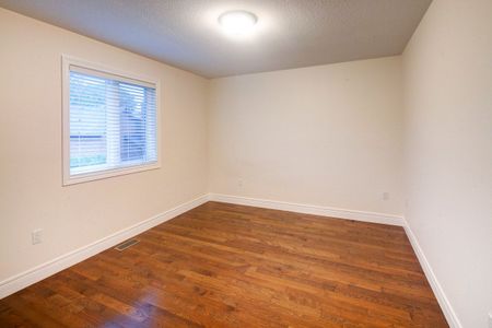 For Lease - 678 Garth Street, Hamilton, Ontario - Photo 5