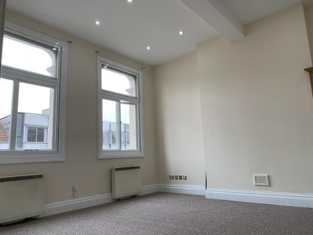 2 bedroom flat to rent - Photo 2