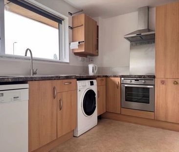 Hucclecote Road, Hucclecote - Photo 1