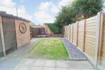 3 bedroom terraced house to rent - Photo 2