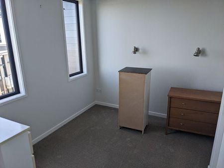 Chic 2BR Townhouse in Mount Eden - Photo 2