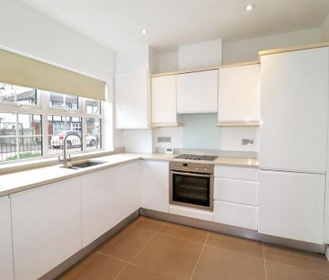 3 bedroom semi-detached house to rent - Photo 4