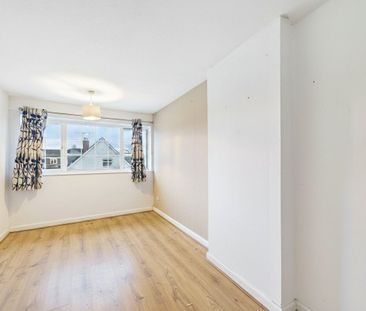 3 bedroom House in Hag Hill Rise, Maidenhead - Photo 4