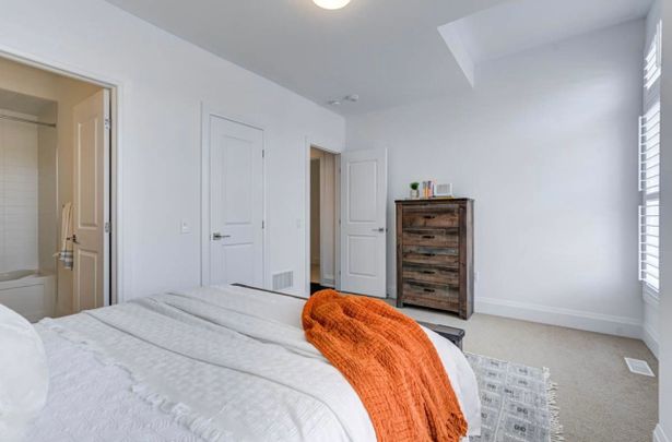 For Lease - 4157 Hillsborough Crescent, Oakville, Ontario - Photo 1