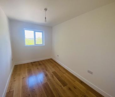 4 bedroom semi-detached house to rent - Photo 4