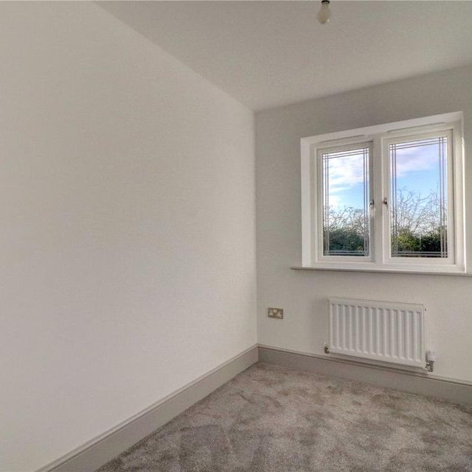 3 bedroom end of terrace house to rent - Photo 1