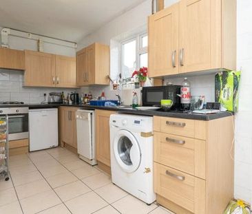 5 bedroom house to rent - Photo 1