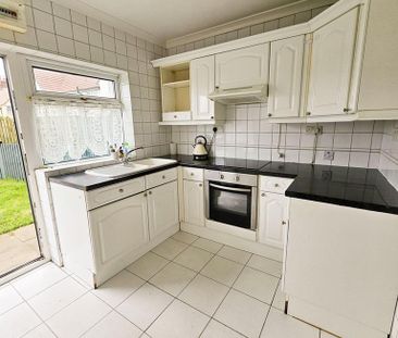 3 bedroom terraced house to rent - Photo 6