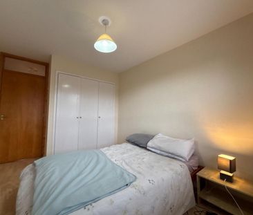 28 Upper Malone Gardens, Belfast, BT9 6LY - Photo 2