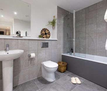 2 bedroom flat to rent - Photo 6