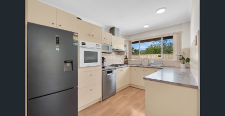 Spacious Family Home in a Quiet Convenient Location - Photo 3