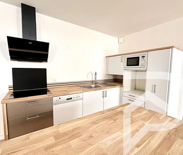 À LOUER SUPERBE APPARTEMENT T4 RÉNOVÉ DE 95 m² - Photo 3